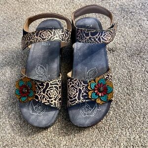 New in box - Spring Step L’Artiste Sandals - Navy - women’s 8 (39 EU)